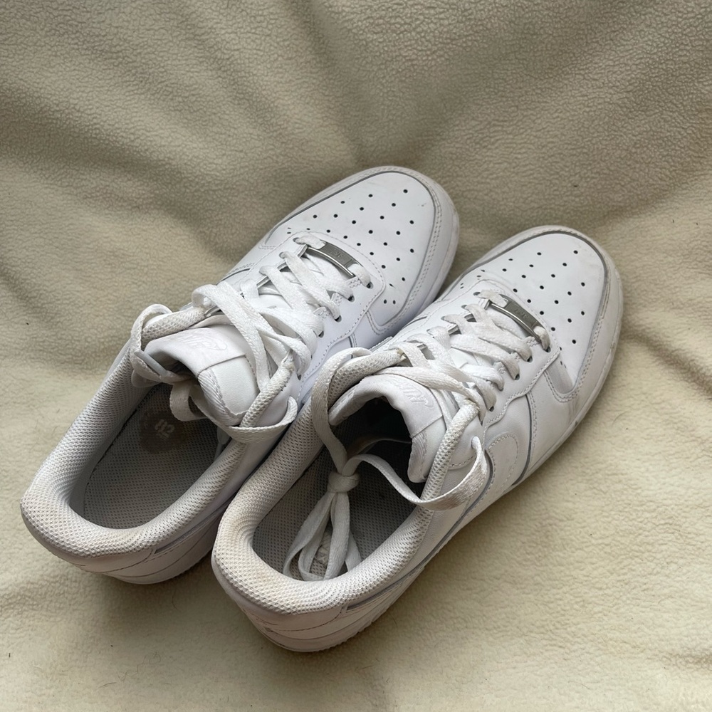 White Nike Air Force 1’s